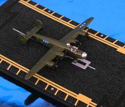 Hot Wings B-24 Liberator Diecast Metal Model w/ Track